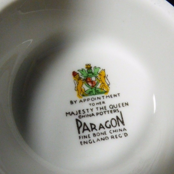 VTG Paragon Fine Bone China England Canada Coat of Arms #515 Cup & Saucer set - Picture 6 of 10